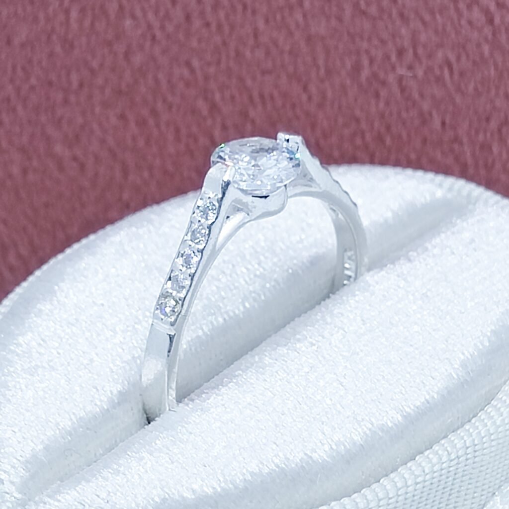 Anillo Avalynn de Plata .925