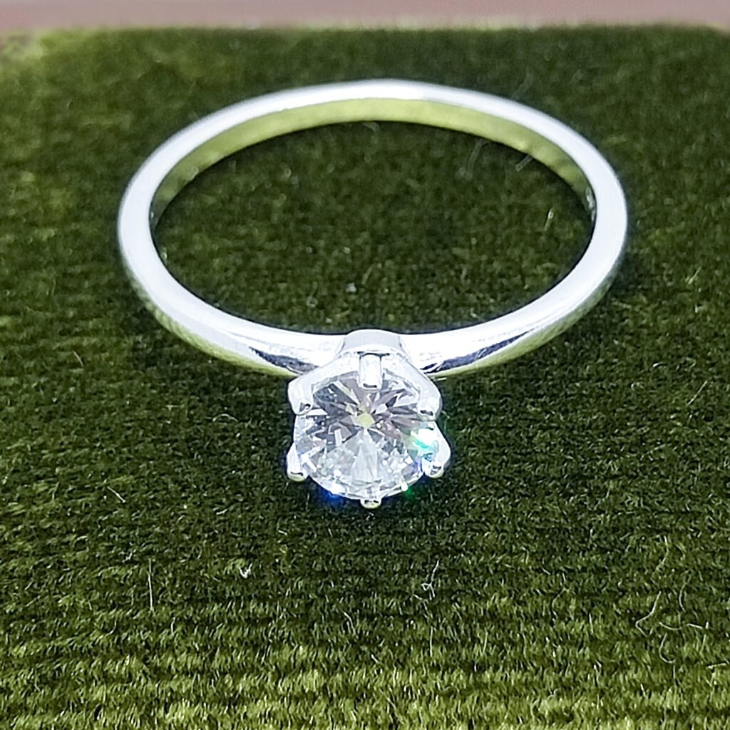 Anillo Solitario Bliss de Plata .925