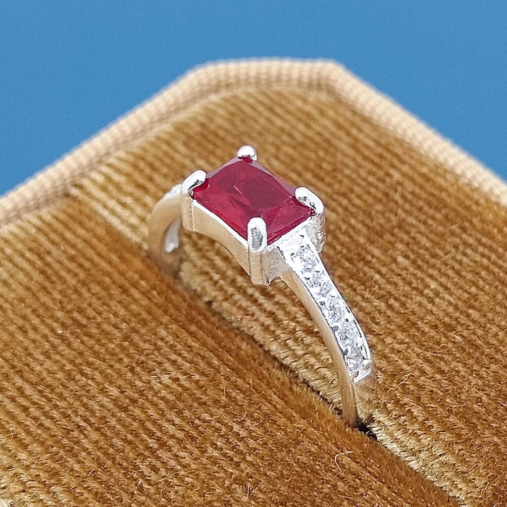 Anillo Ariyah Rojo Plata .925