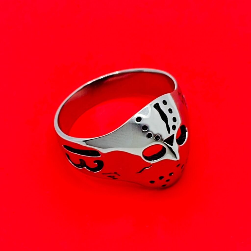 Anillo Friday 13th