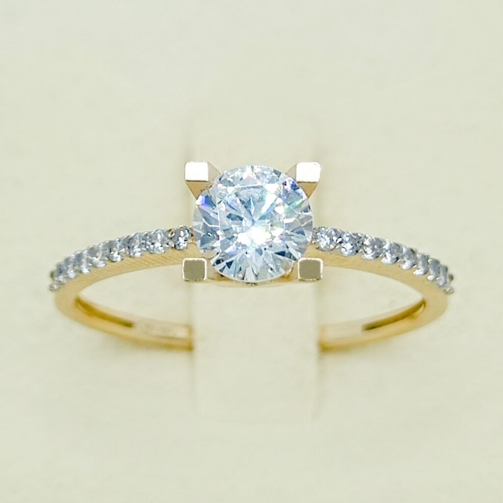Anillo Solitario Valentina de Oro 10k